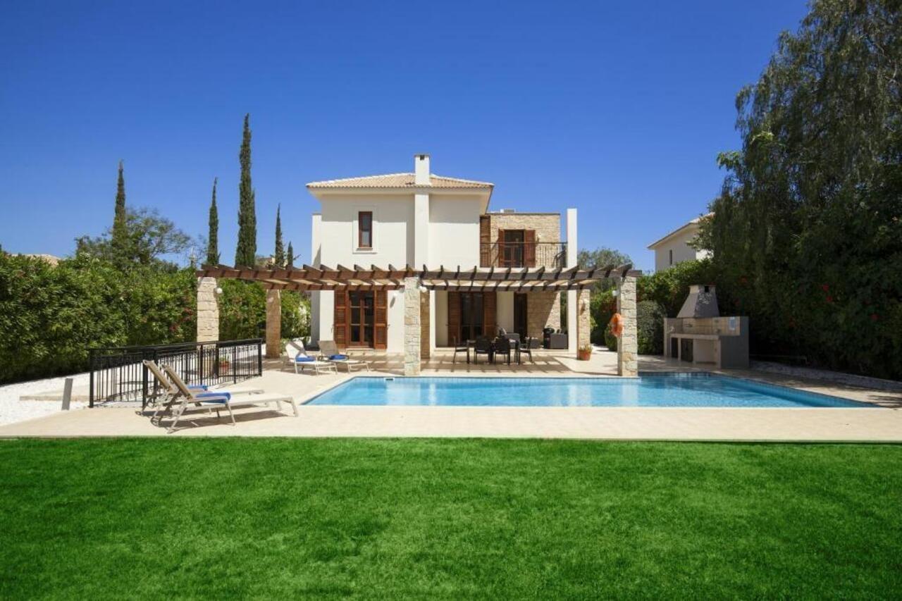Aphrodite Hills Holiday Residences ภายนอก รูปภาพ